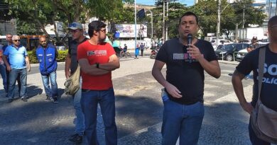 Direitos humanos no ato pelos policiais mortos na Baixada