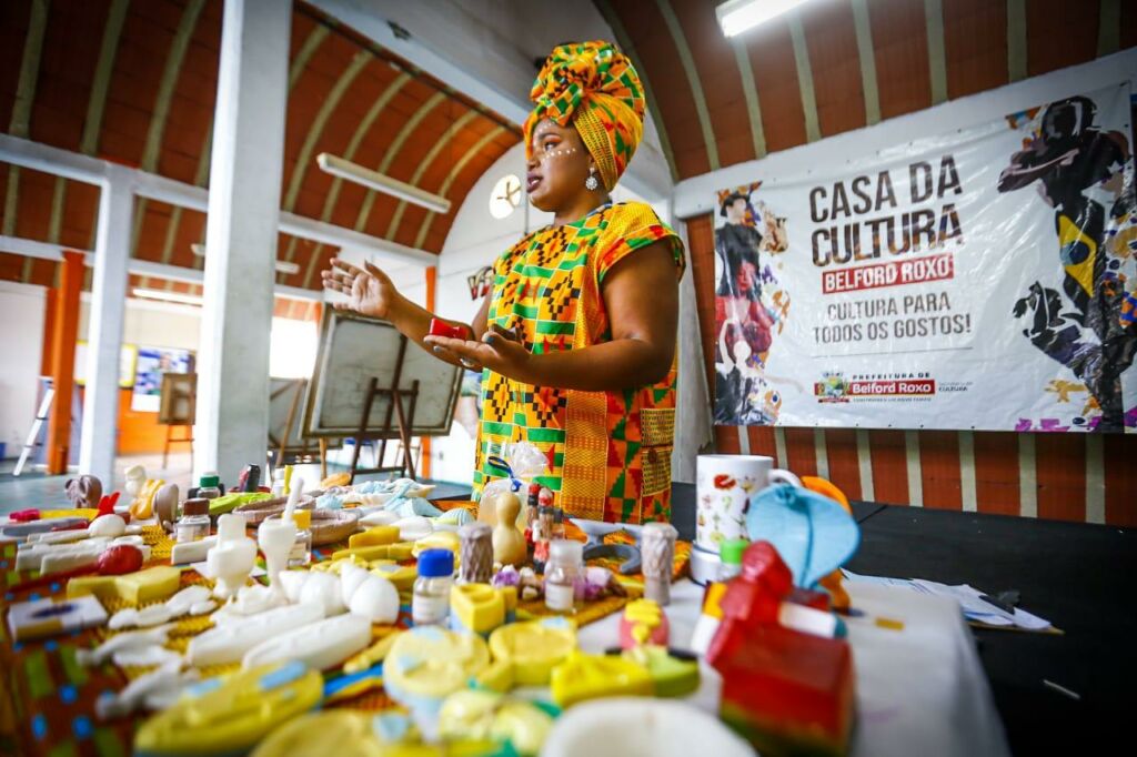Exposição na Casa da Cultura marca dia da África em Belford Roxo