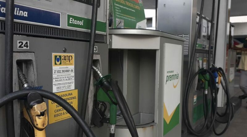 Petrobras reajusta em 12% o preço da gasolina nas refinarias a partir desta quinta-feira
