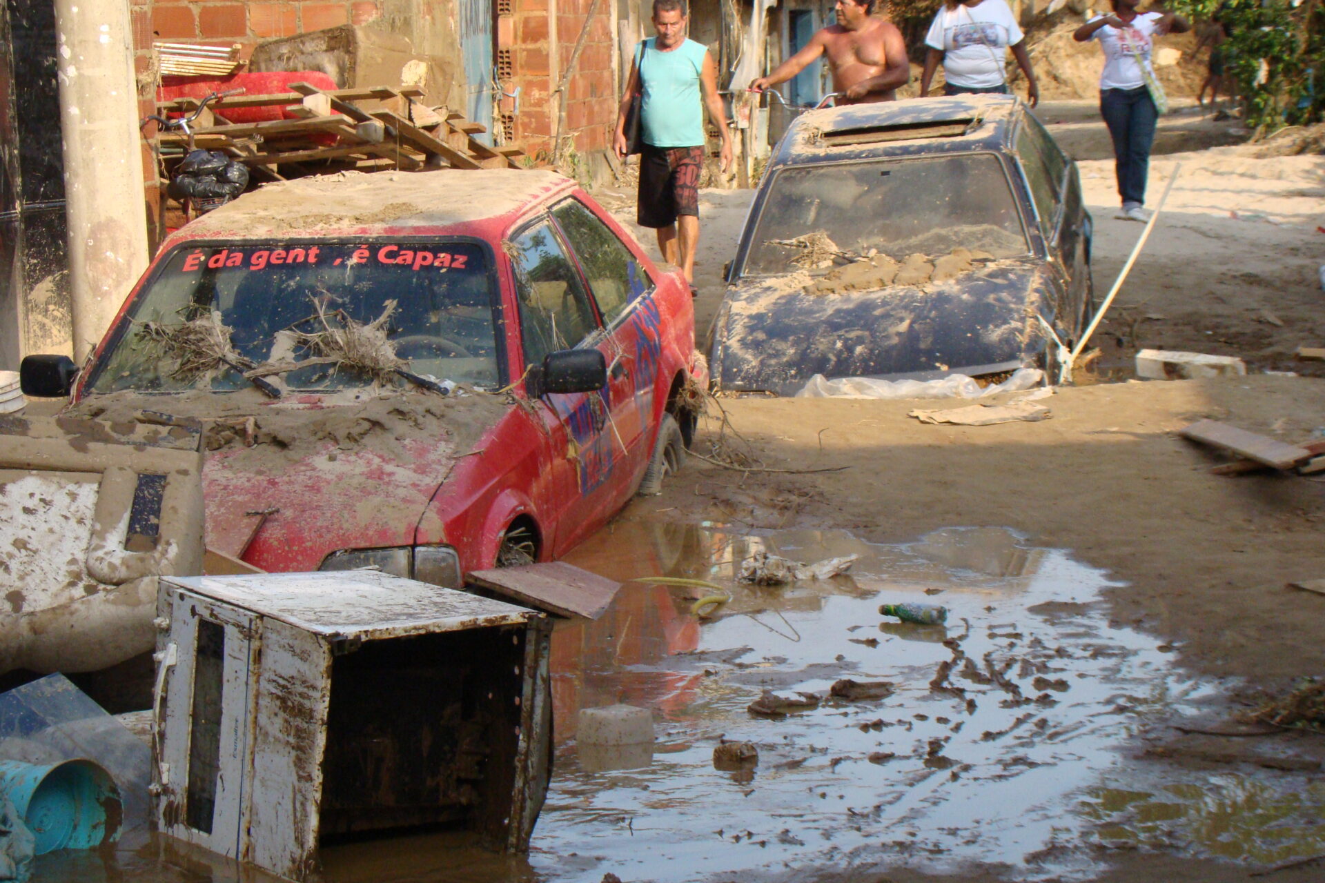 Chuvas em Xerém - Carros IPVA ComCausa