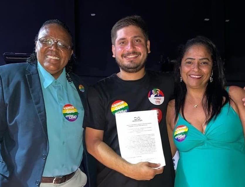 Andrezinho Ceciliano assina carta compromisso com a população LGBTQIA+