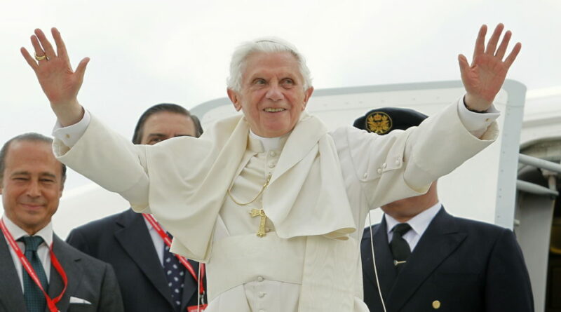 Papa Emérito Bento XVl