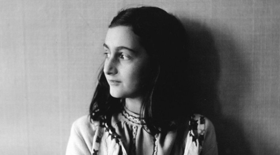 Anna Frank em 1941, aos 12 anos. Foto Universal History Archive