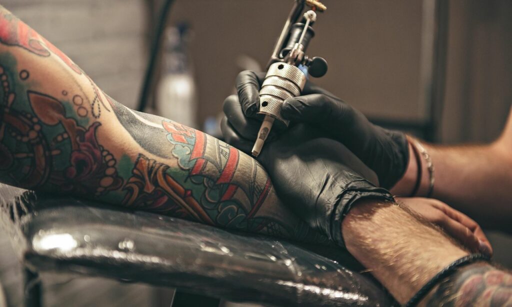 Tatuador, tatuagem