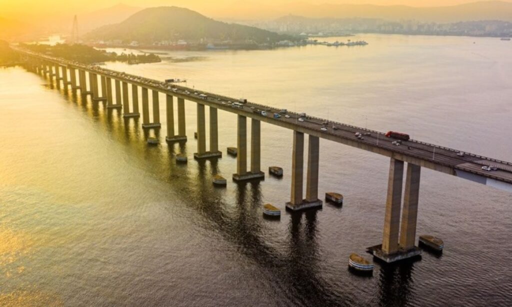 Dia da inauguração da Ponte Rio-Niterói